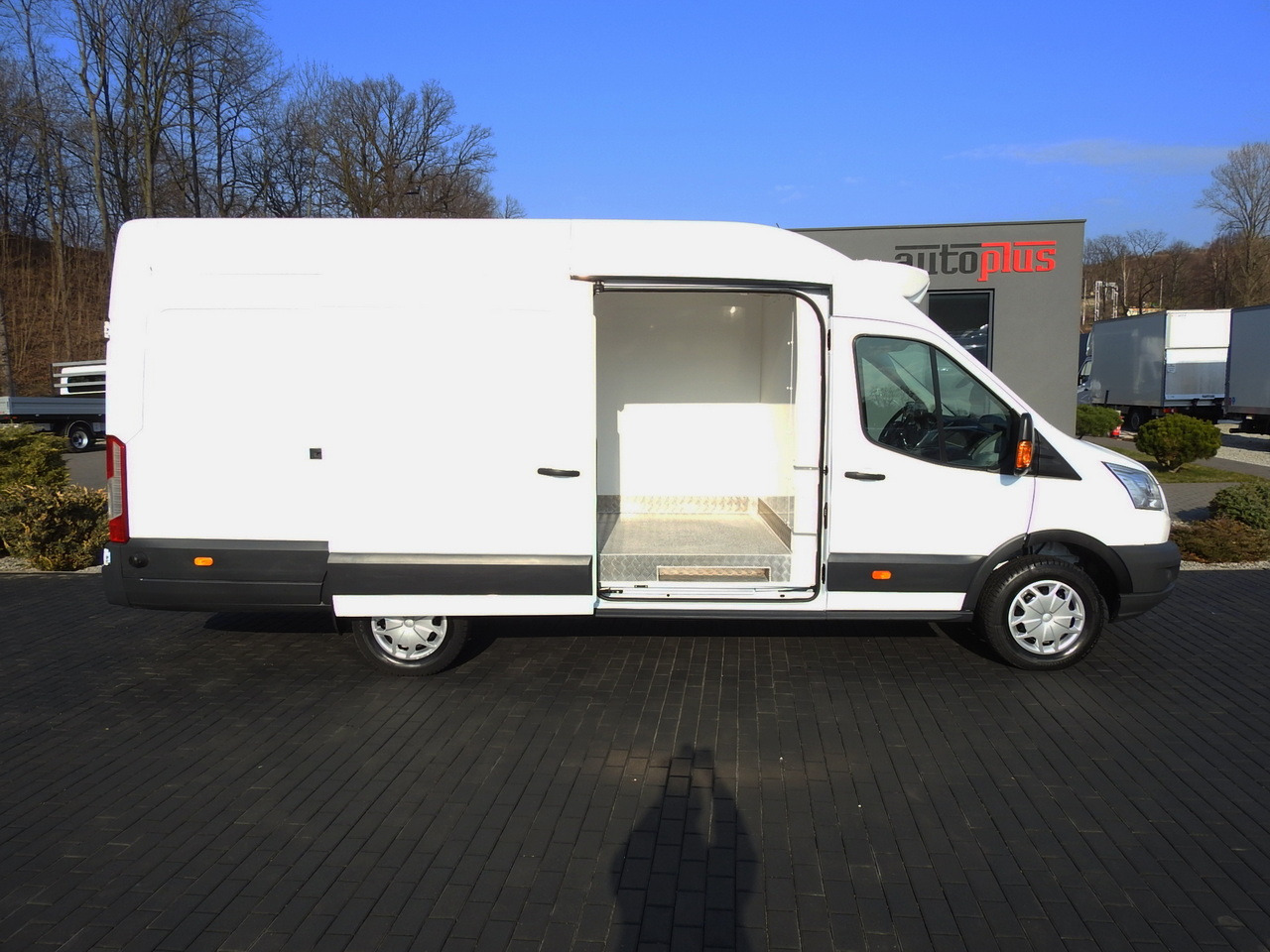 Furgonas šaldytuvas FORD TRANSIT  REFRIGERATOR VAN 0°C HEATING FUNCTION CRUISE CONTROL LED LIGHTS AIR CONDITIONING  130HP: foto 8