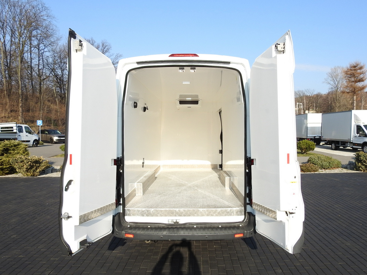 Furgonas šaldytuvas FORD TRANSIT  REFRIGERATOR VAN 0°C HEATING FUNCTION CRUISE CONTROL LED LIGHTS AIR CONDITIONING  130HP: foto 12