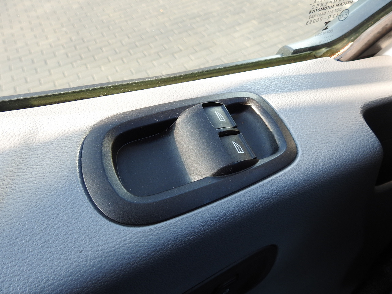 Furgonas šaldytuvas FORD TRANSIT  REFRIGERATOR VAN 0°C HEATING FUNCTION CRUISE CONTROL LED LIGHTS AIR CONDITIONING  130HP: foto 29