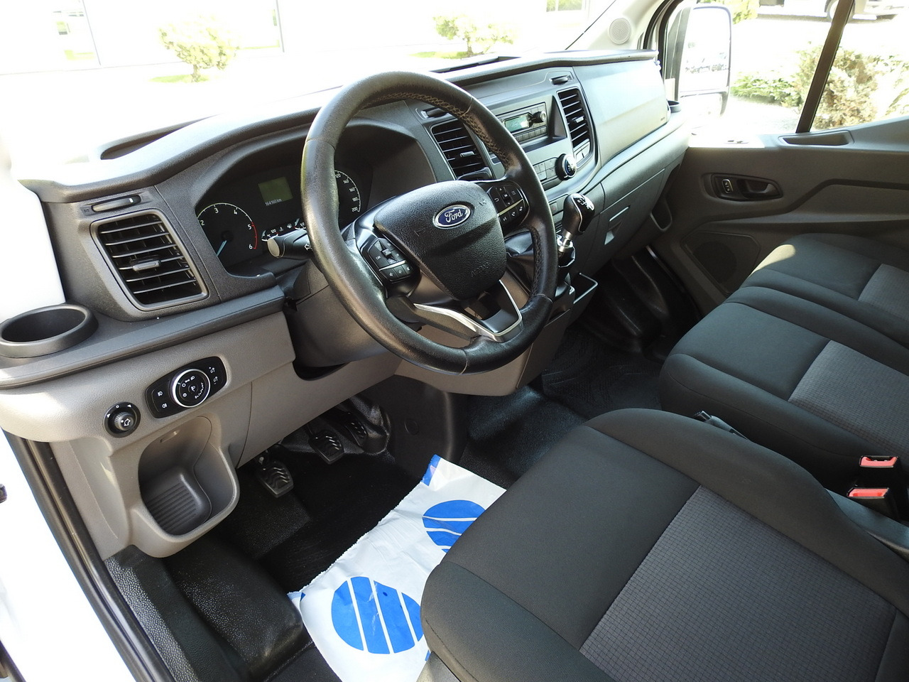 FORD TRANSIT REGRIGERATOR BOX 0*C POWER SUPPLY 230V CRUISE CONTROL AIR CONDITIONING TWIN WHEELS 170HP - Furgonas šaldytuvas: foto 2 FORD TRANSIT REGRIGERATOR BOX 0*C POWER SUPPLY 230V CRUISE CONTROL AIR CONDITIONING TWIN WHEELS 170HP - Furgonas šaldytuvas: foto 2