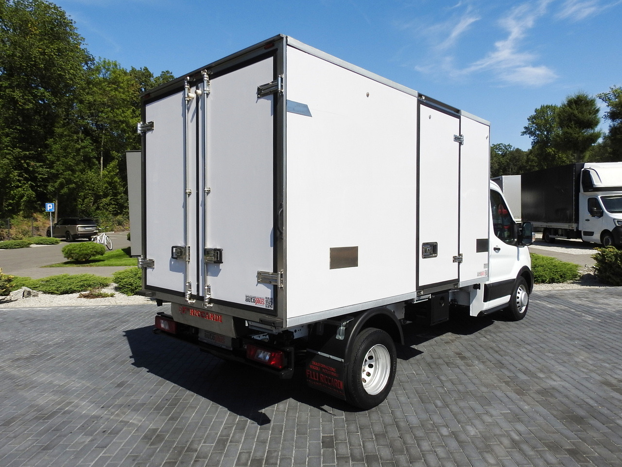 FORD TRANSIT REGRIGERATOR BOX 0*C POWER SUPPLY 230V CRUISE CONTROL AIR CONDITIONING TWIN WHEELS 170HP - Furgonas šaldytuvas: foto 3 FORD TRANSIT REGRIGERATOR BOX 0*C POWER SUPPLY 230V CRUISE CONTROL AIR CONDITIONING TWIN WHEELS 170HP - Furgonas šaldytuvas: foto 3