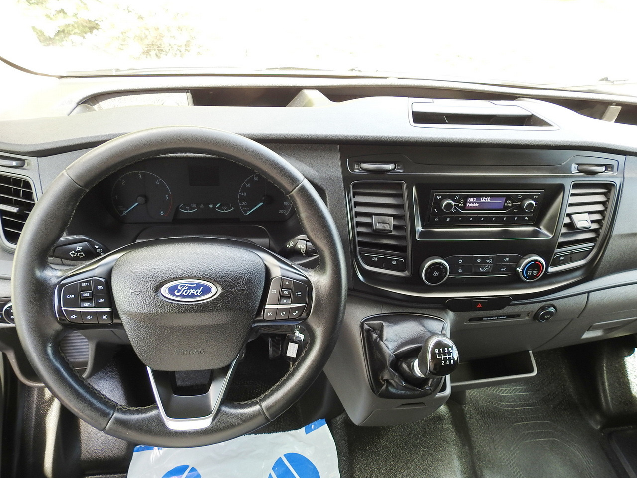 Furgonas šaldytuvas FORD TRANSIT REGRIGERATOR BOX 0*C POWER SUPPLY 230V CRUISE CONTROL AIR CONDITIONING TWIN WHEELS  170HP: foto 30 Furgonas šaldytuvas FORD TRANSIT REGRIGERATOR BOX 0*C POWER SUPPLY 230V CRUISE CONTROL AIR CONDITIONING TWIN WHEELS  170HP: foto 30