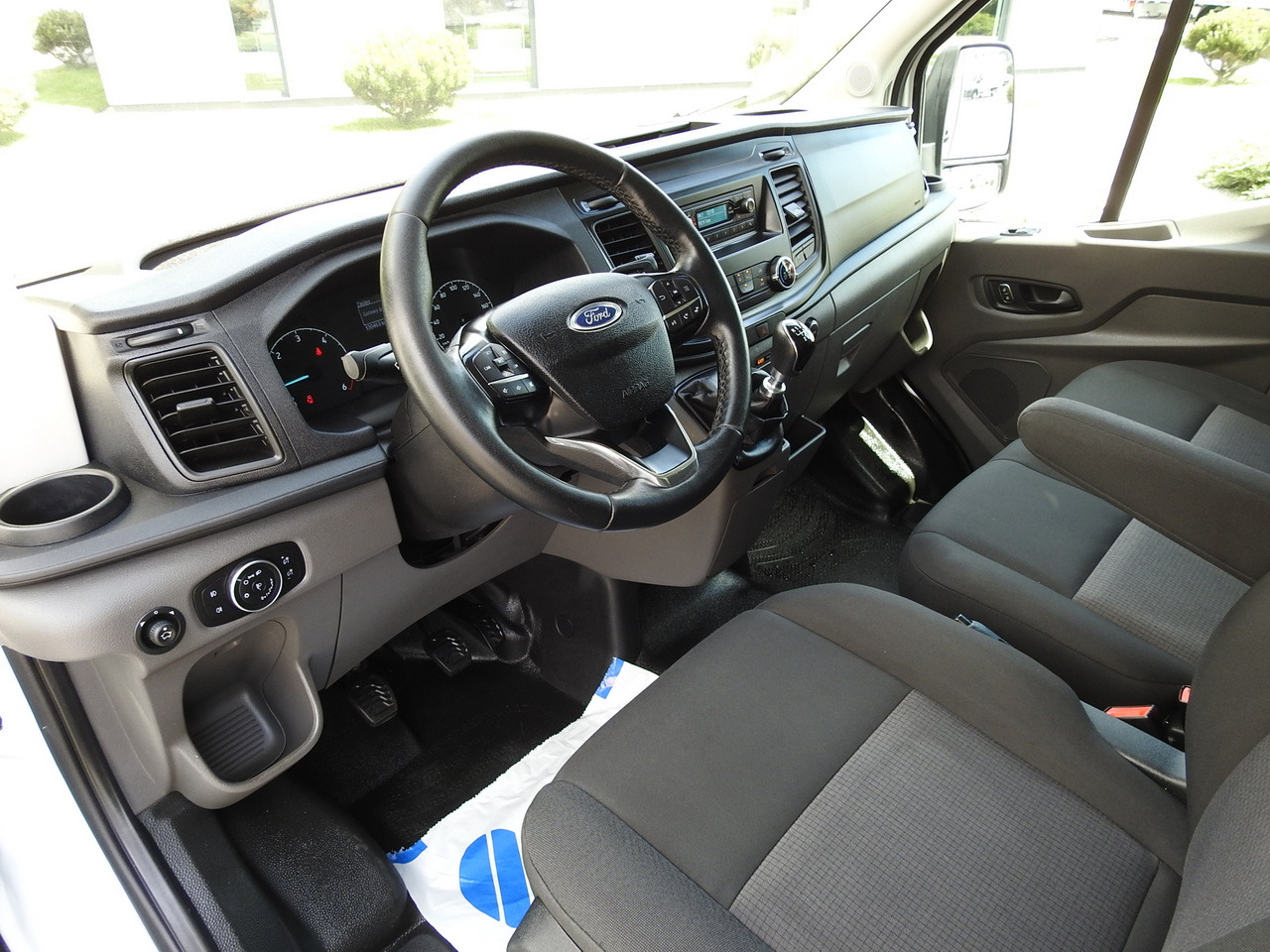 FORD TRANSIT REGRIGERATOR BOX 0*C POWER SUPPLY 230V CRUISE CONTROL AIR CONDITIONING TWIN WHEELS 170HP - Furgonas šaldytuvas: foto 2 FORD TRANSIT REGRIGERATOR BOX 0*C POWER SUPPLY 230V CRUISE CONTROL AIR CONDITIONING TWIN WHEELS 170HP - Furgonas šaldytuvas: foto 2