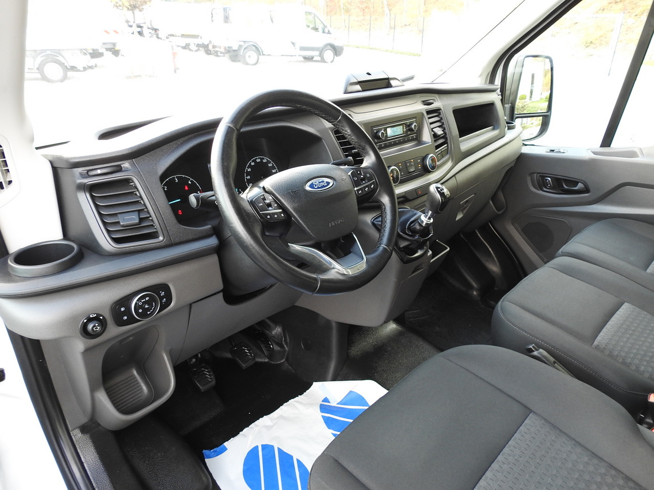 FORD TRANSIT REGRIGERATOR BOX -10*C POWER SUPPLY 230V CRUISE CONTROL AIR CONDITIONING LED LIGHTS PNEUMATICS TWIN WHEELS 130HP - Furgonas šaldytuvas: foto 2 FORD TRANSIT REGRIGERATOR BOX -10*C POWER SUPPLY 230V CRUISE CONTROL AIR CONDITIONING LED LIGHTS PNEUMATICS TWIN WHEELS 130HP - Furgonas šaldytuvas: foto 2
