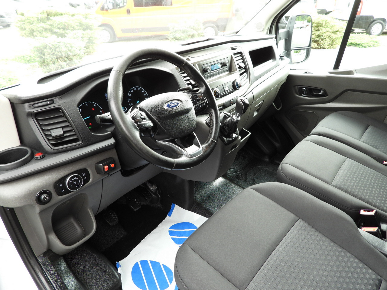 FORD TRANSIT TARPAULIN 8 PALLETS CRUISE CONTROL LED LIGHTS TWIN WHEELS AIR CONDITIONING 130HP - Tentinis mikroautobusas: foto 2 FORD TRANSIT TARPAULIN 8 PALLETS CRUISE CONTROL LED LIGHTS TWIN WHEELS AIR CONDITIONING 130HP - Tentinis mikroautobusas: foto 2