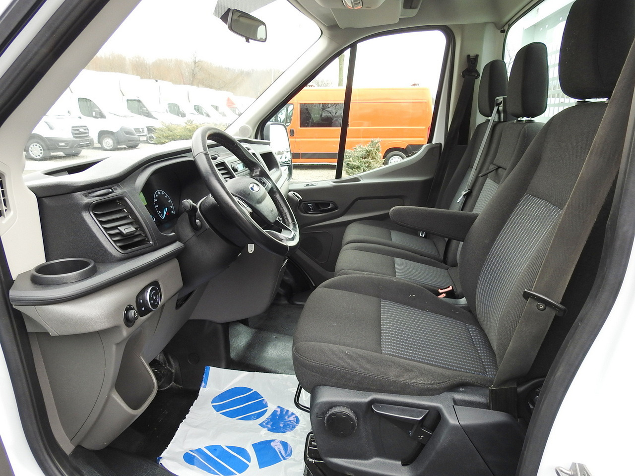 FORD TRANSIT TIPPER LED LIGHTS TWIN WHEELS AIR CONDITIONING 130HP lizingą FORD TRANSIT TIPPER LED LIGHTS TWIN WHEELS AIR CONDITIONING 130HP: foto 28 FORD TRANSIT TIPPER LED LIGHTS TWIN WHEELS AIR CONDITIONING 130HP lizingą FORD TRANSIT TIPPER LED LIGHTS TWIN WHEELS AIR CONDITIONING 130HP: foto 28