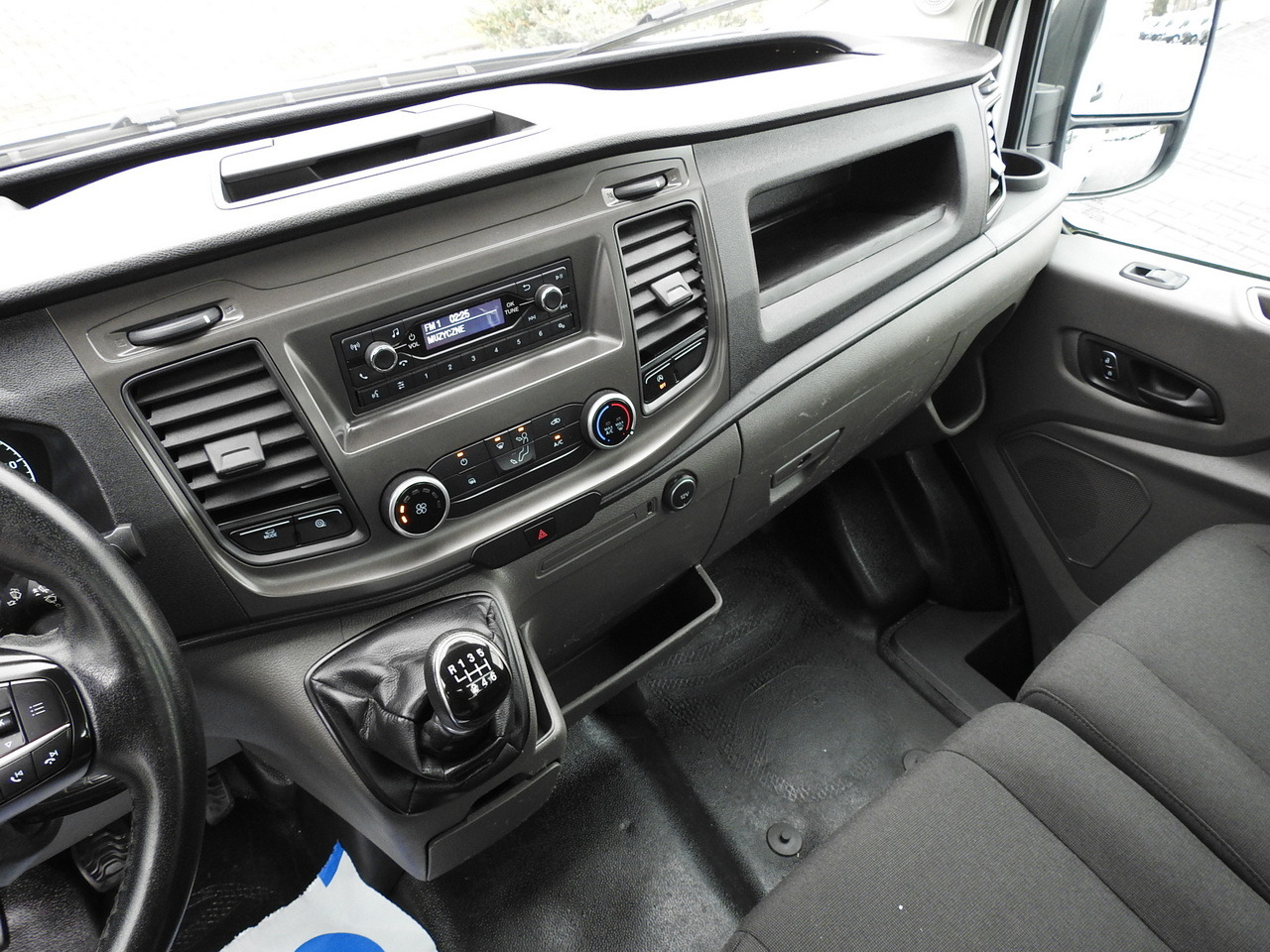 FORD TRANSIT TIPPER LED LIGHTS TWIN WHEELS AIR CONDITIONING 130HP lizingą FORD TRANSIT TIPPER LED LIGHTS TWIN WHEELS AIR CONDITIONING 130HP: foto 31 FORD TRANSIT TIPPER LED LIGHTS TWIN WHEELS AIR CONDITIONING 130HP lizingą FORD TRANSIT TIPPER LED LIGHTS TWIN WHEELS AIR CONDITIONING 130HP: foto 31