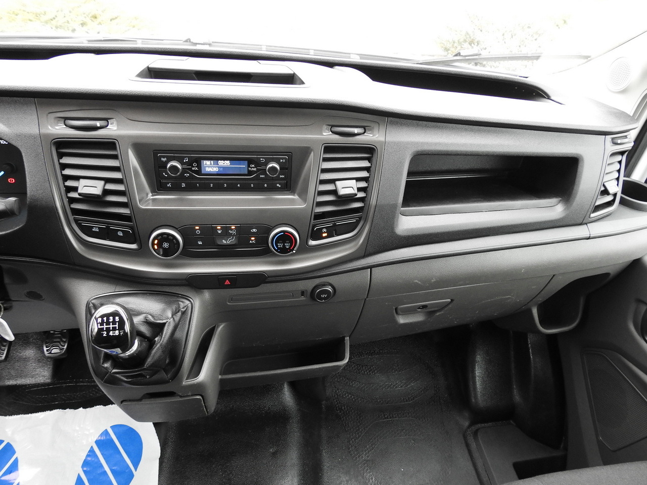 FORD TRANSIT TIPPER LED LIGHTS TWIN WHEELS AIR CONDITIONING 130HP lizingą FORD TRANSIT TIPPER LED LIGHTS TWIN WHEELS AIR CONDITIONING 130HP: foto 30 FORD TRANSIT TIPPER LED LIGHTS TWIN WHEELS AIR CONDITIONING 130HP lizingą FORD TRANSIT TIPPER LED LIGHTS TWIN WHEELS AIR CONDITIONING 130HP: foto 30