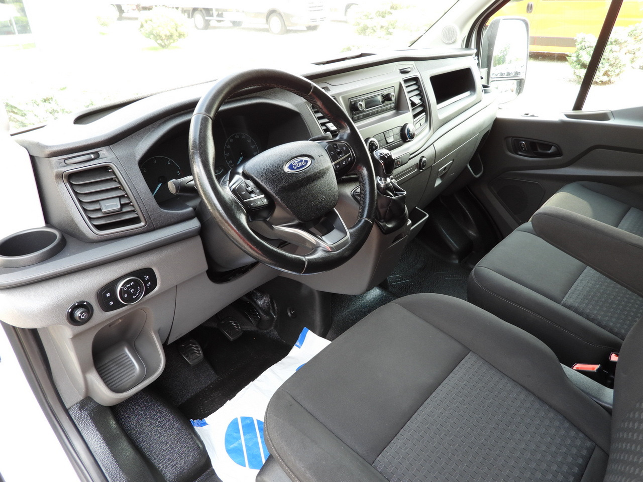 FORD TRANSIT VAN CRUISE CONTROL LED LIGHTS AIR CONDITIONING 130HP - Krovininis mikroautobusas: foto 2 FORD TRANSIT VAN CRUISE CONTROL LED LIGHTS AIR CONDITIONING 130HP - Krovininis mikroautobusas: foto 2