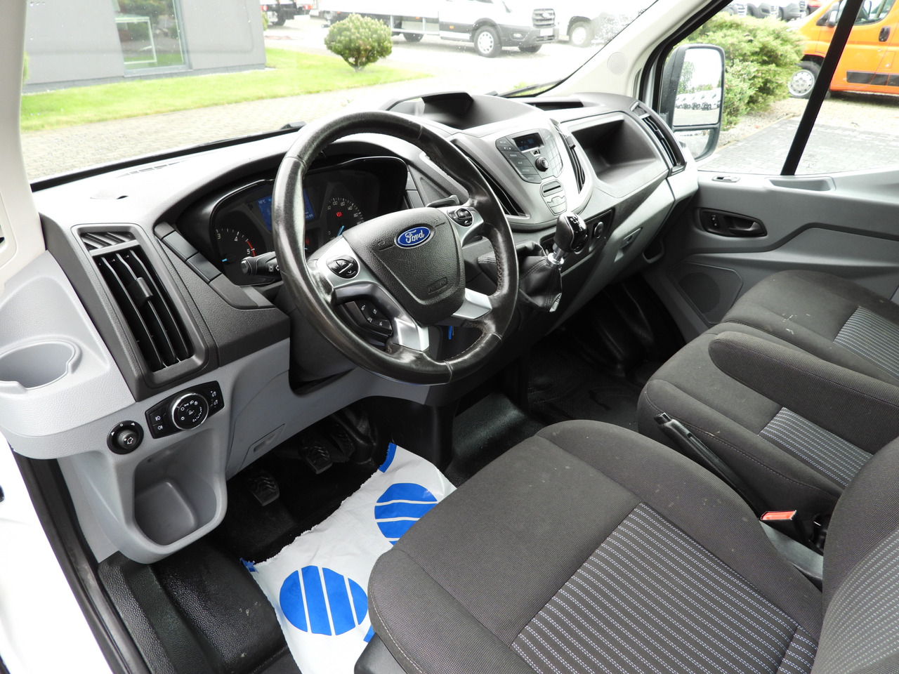 Ford TRANSIT KIPPER DOPPELKABINE DOKA 6 SITZE - Mažas savivartis, Komercinis automobilis su dviguba kabina: foto 2 Ford TRANSIT KIPPER DOPPELKABINE DOKA 6 SITZE - Mažas savivartis, Komercinis automobilis su dviguba kabina: foto 2