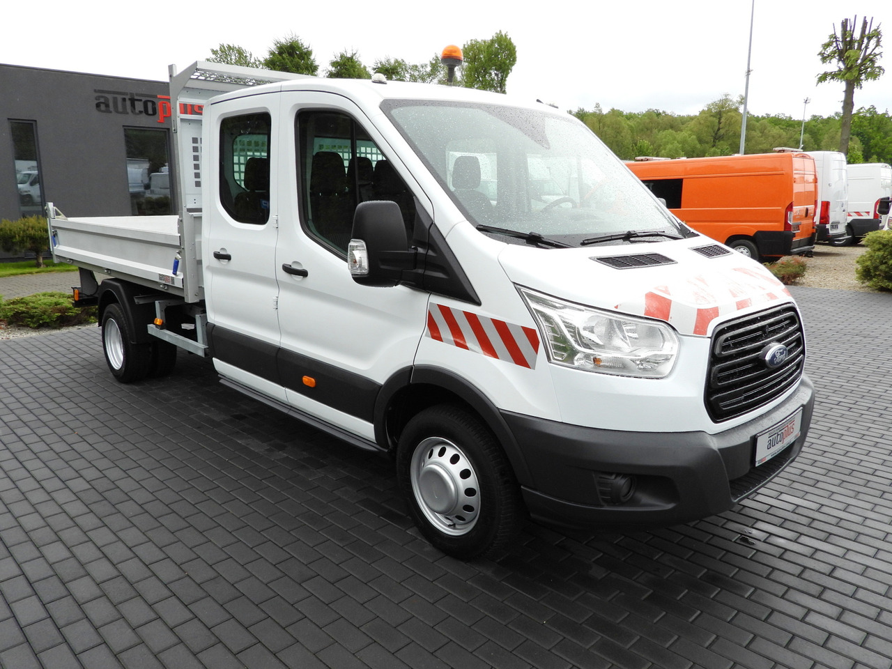 Ford TRANSIT KIPPER DOPPELKABINE DOKA 6 SITZE - Mažas savivartis, Komercinis automobilis su dviguba kabina: foto 4 Ford TRANSIT KIPPER DOPPELKABINE DOKA 6 SITZE - Mažas savivartis, Komercinis automobilis su dviguba kabina: foto 4