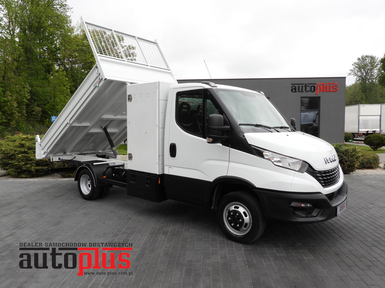 IVECO DAILY 35C14 TIPPER CRUISE CONTROL TWIN WHEELS 140HP - Mažas savivartis: foto 1 IVECO DAILY 35C14 TIPPER CRUISE CONTROL TWIN WHEELS 140HP - Mažas savivartis: foto 1