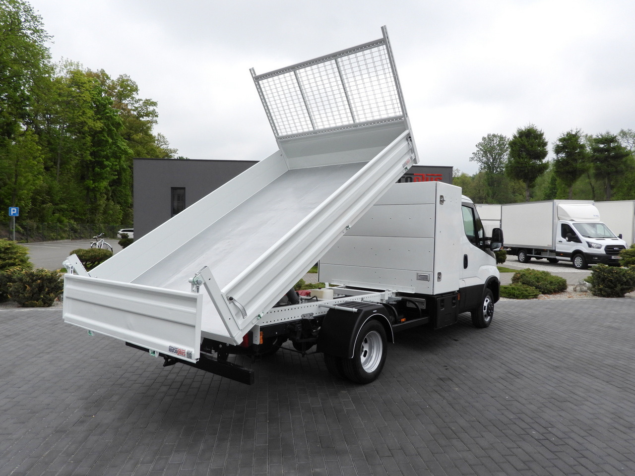IVECO DAILY 35C14 TIPPER CRUISE CONTROL TWIN WHEELS 140HP - Mažas savivartis: foto 3 IVECO DAILY 35C14 TIPPER CRUISE CONTROL TWIN WHEELS 140HP - Mažas savivartis: foto 3