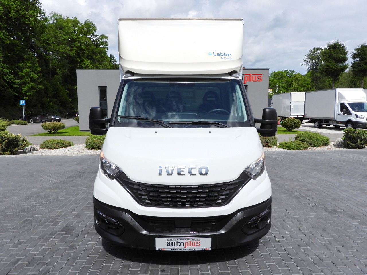 IVECO DAILY 35C16 BOX LIFT 8 PALLETS CRUISE CONTROL TWIN WHEELS AIR CONDITIONING 160HP - Furgonas su krovinių dėže: foto 5 IVECO DAILY 35C16 BOX LIFT 8 PALLETS CRUISE CONTROL TWIN WHEELS AIR CONDITIONING 160HP - Furgonas su krovinių dėže: foto 5