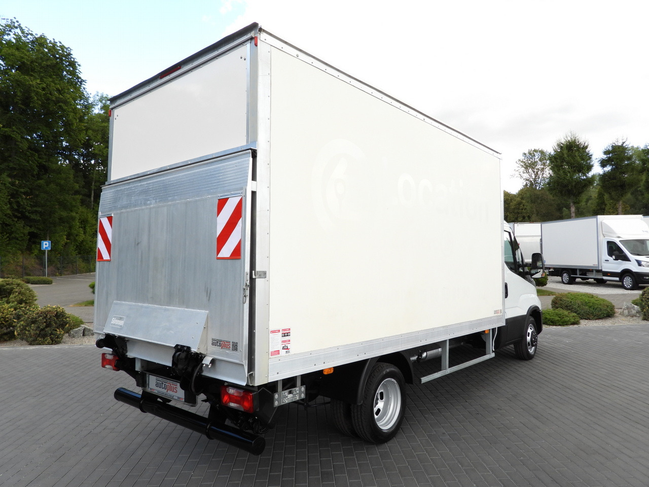 IVECO DAILY 35C16 BOX LIFT 8 PALLETS CRUISE CONTROL TWIN WHEELS AIR CONDITIONING 160HP - Furgonas su krovinių dėže: foto 3 IVECO DAILY 35C16 BOX LIFT 8 PALLETS CRUISE CONTROL TWIN WHEELS AIR CONDITIONING 160HP - Furgonas su krovinių dėže: foto 3