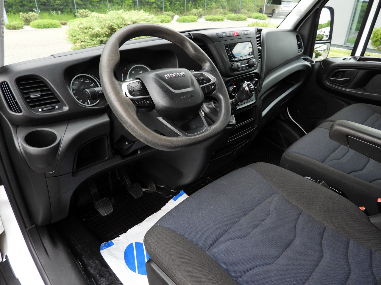 IVECO DAILY 35C16 TIPPER CRUISE CONTROL TWIN WHEELS AIR CONDITIONING 160HP - Mažas savivartis: foto 2 IVECO DAILY 35C16 TIPPER CRUISE CONTROL TWIN WHEELS AIR CONDITIONING 160HP - Mažas savivartis: foto 2