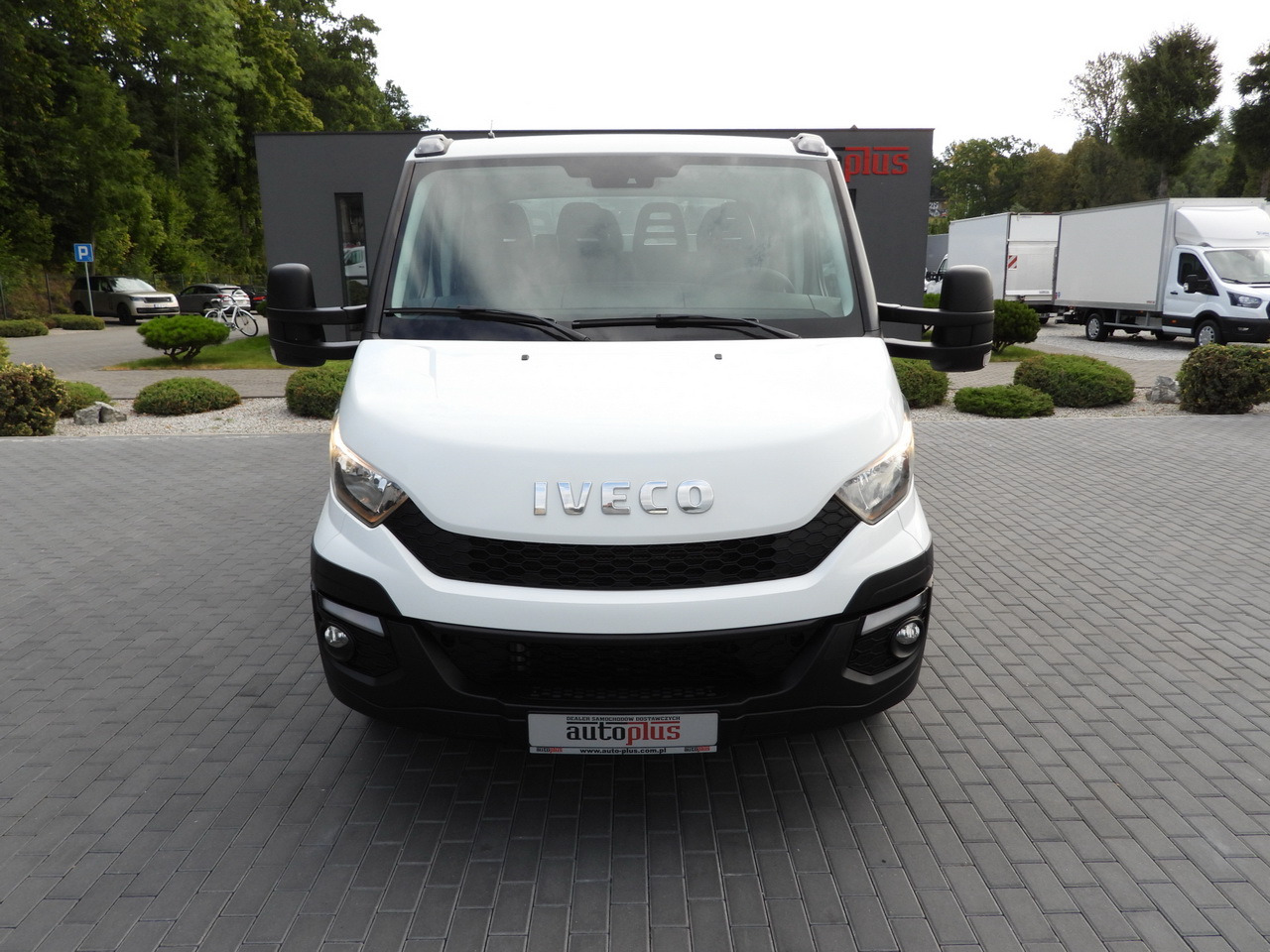 IVECO DAILY 35C17 STAKE BODY DOUBLE CABIN DOKA 7 SEATS CRUISE CONTROL TWIN WHEELS AIR CONDITIONING 170HP - Bortinis automobilis: foto 5 IVECO DAILY 35C17 STAKE BODY DOUBLE CABIN DOKA 7 SEATS CRUISE CONTROL TWIN WHEELS AIR CONDITIONING 170HP - Bortinis automobilis: foto 5