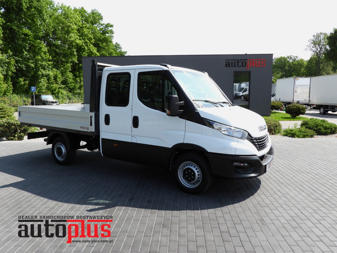 IVECO DAILY 35S12 STAKE BODY DOUBLE CABIN DOKA 7 SEATS AIR CONDITIONING 120HP - Bortinis automobilis: foto 1 IVECO DAILY 35S12 STAKE BODY DOUBLE CABIN DOKA 7 SEATS AIR CONDITIONING 120HP - Bortinis automobilis: foto 1