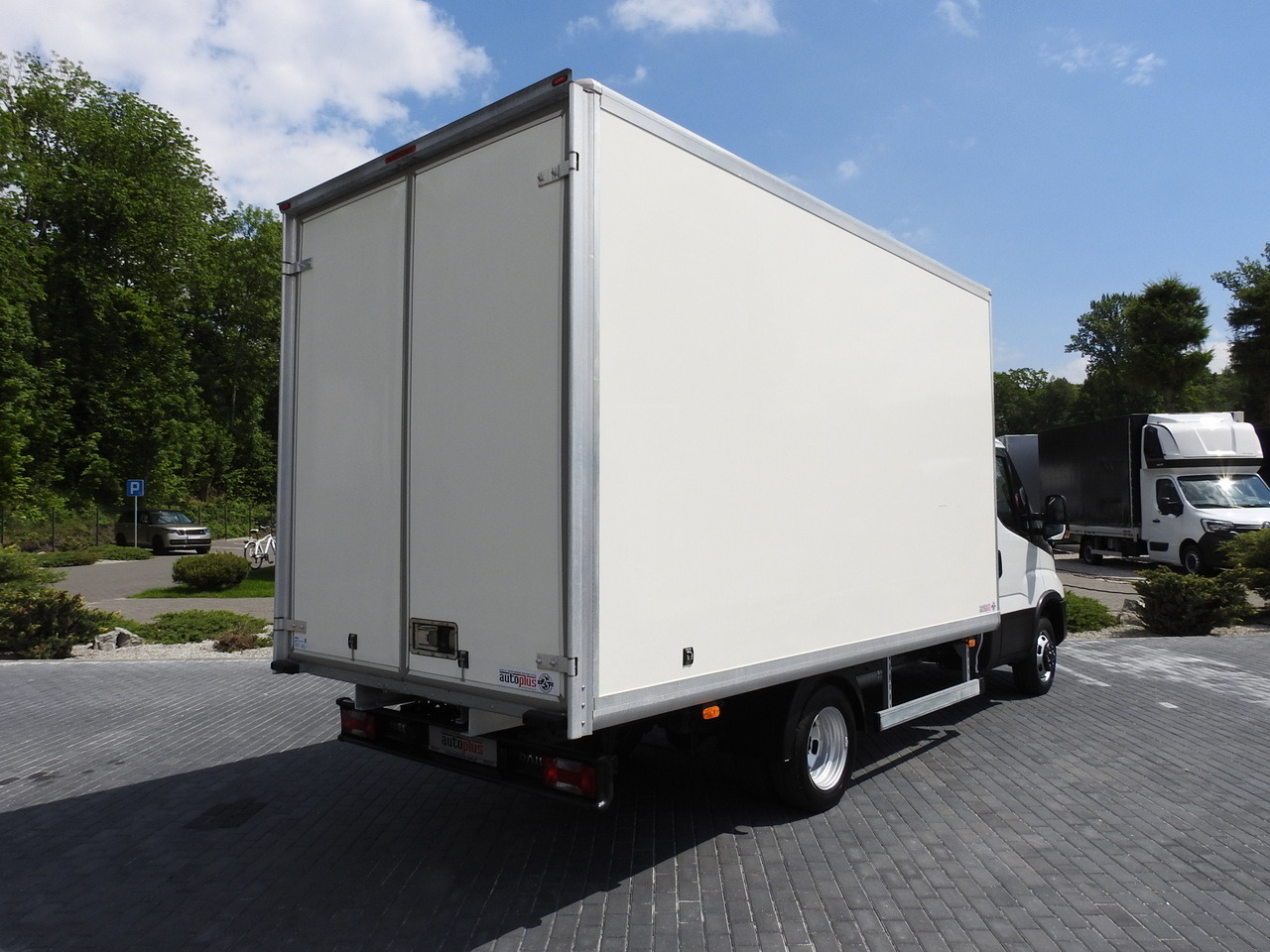 IVECO DAILY 35S14 8 PALLETS CRUISE CONTROL TWIN WHEELS AIR CONDITIONING 140HP - Furgonas su krovinių dėže: foto 3 IVECO DAILY 35S14 8 PALLETS CRUISE CONTROL TWIN WHEELS AIR CONDITIONING 140HP - Furgonas su krovinių dėže: foto 3