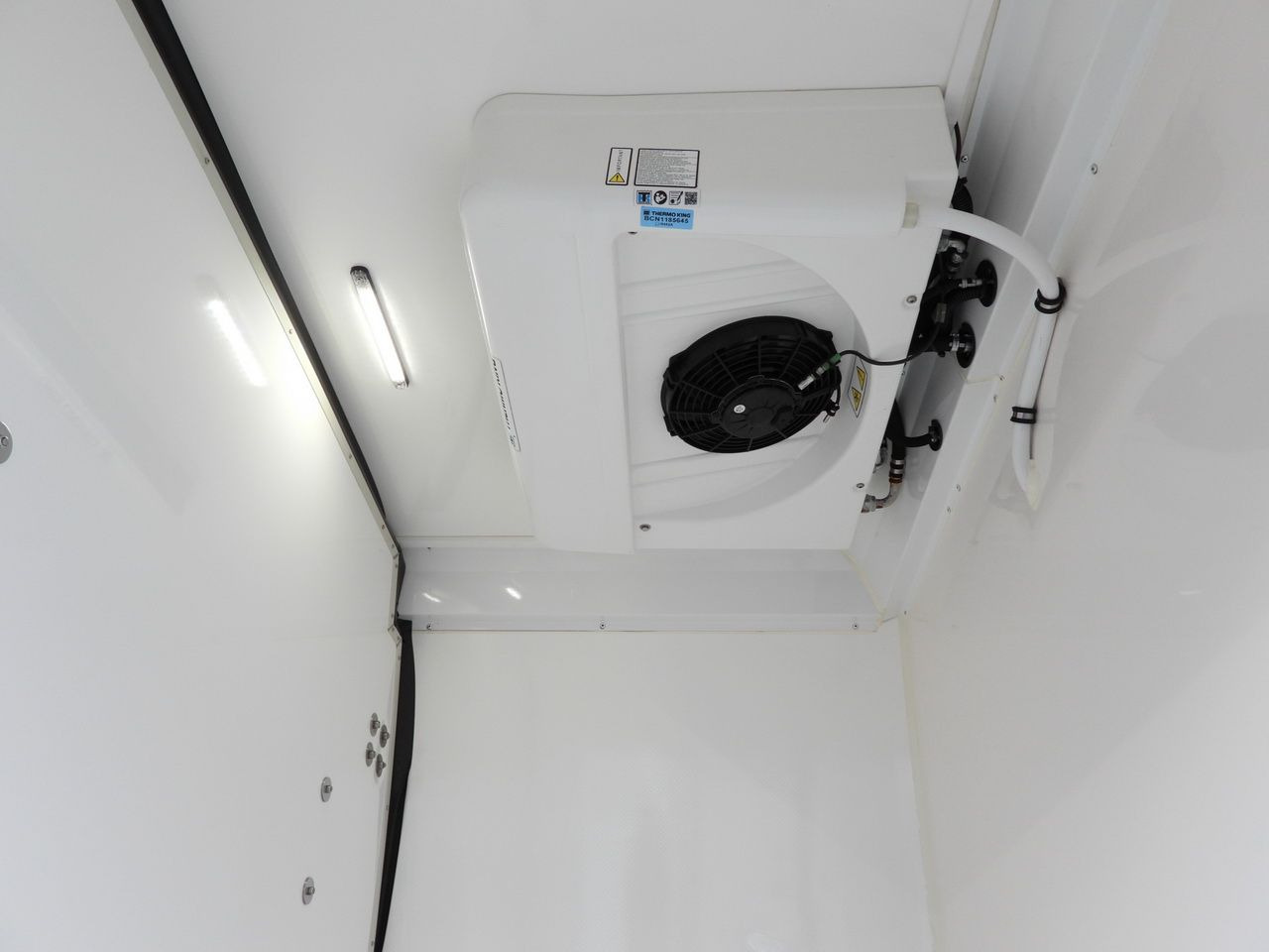 Furgonas šaldytuvas IVECO DAILY 35S14 REFRIGERATOR VAN 0*C POWER SUPPLY 230V NAVIGATION AUTOMATIC TRANSMISSION  AIR CONDITIONING  140HP: foto 25