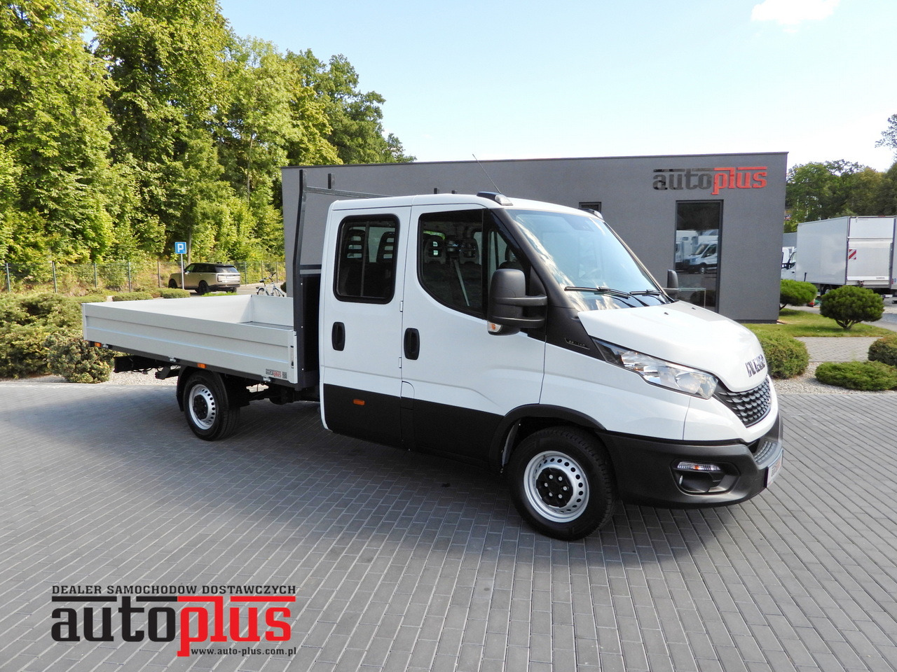IVECO DAILY 35S14 STAKE BODY DOUBLE CABIN DOKA 7 SEATS CRUISE CONTROL AIR CONDITIONING 135HP - Bortinis automobilis: foto 1 IVECO DAILY 35S14 STAKE BODY DOUBLE CABIN DOKA 7 SEATS CRUISE CONTROL AIR CONDITIONING 135HP - Bortinis automobilis: foto 1