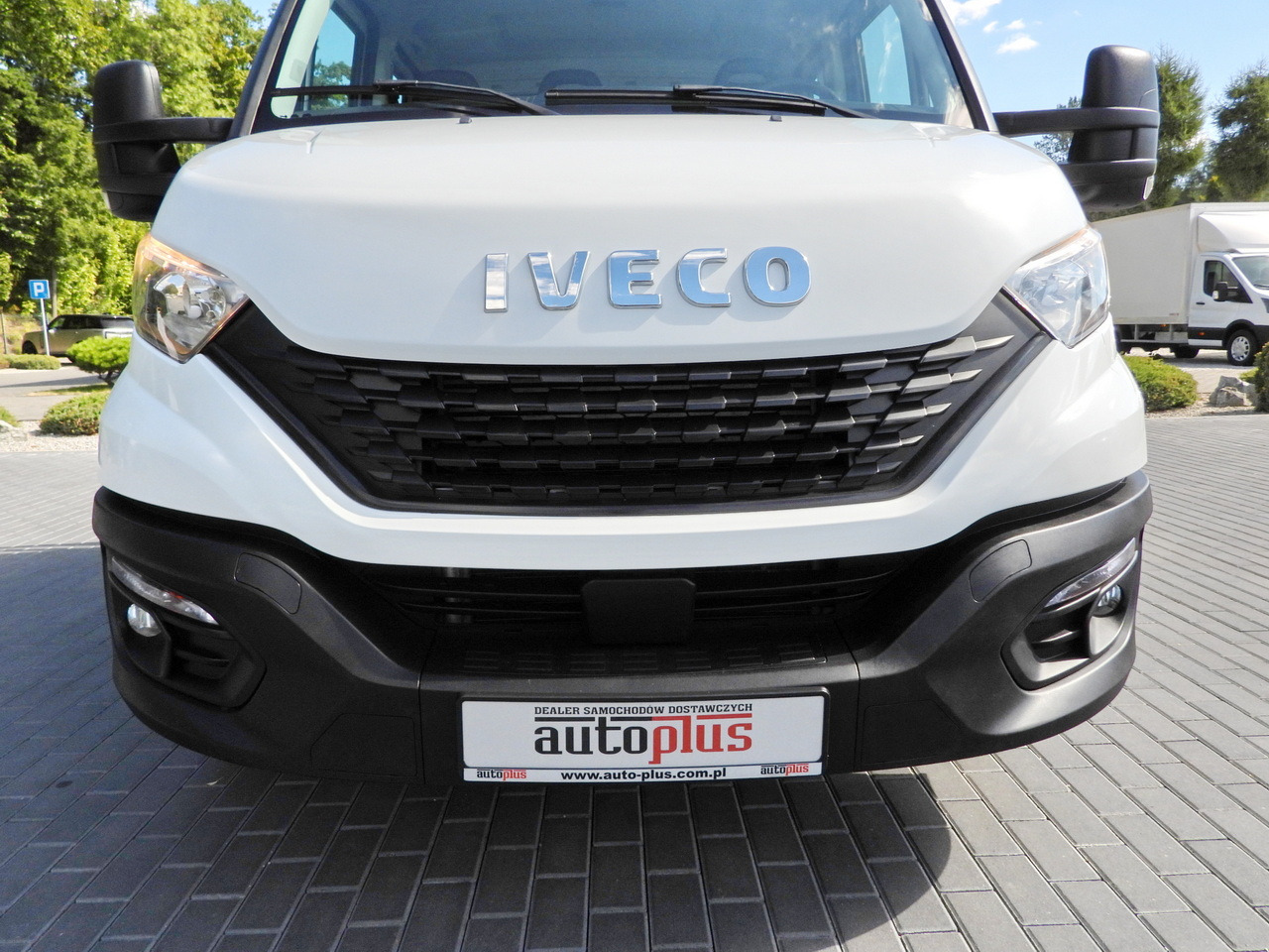IVECO DAILY 35S14 STAKE BODY DOUBLE CABIN DOKA 7 SEATS CRUISE CONTROL AIR CONDITIONING 135HP lizingą IVECO DAILY 35S14 STAKE BODY DOUBLE CABIN DOKA 7 SEATS CRUISE CONTROL AIR CONDITIONING 135HP: foto 14 IVECO DAILY 35S14 STAKE BODY DOUBLE CABIN DOKA 7 SEATS CRUISE CONTROL AIR CONDITIONING 135HP lizingą IVECO DAILY 35S14 STAKE BODY DOUBLE CABIN DOKA 7 SEATS CRUISE CONTROL AIR CONDITIONING 135HP: foto 14