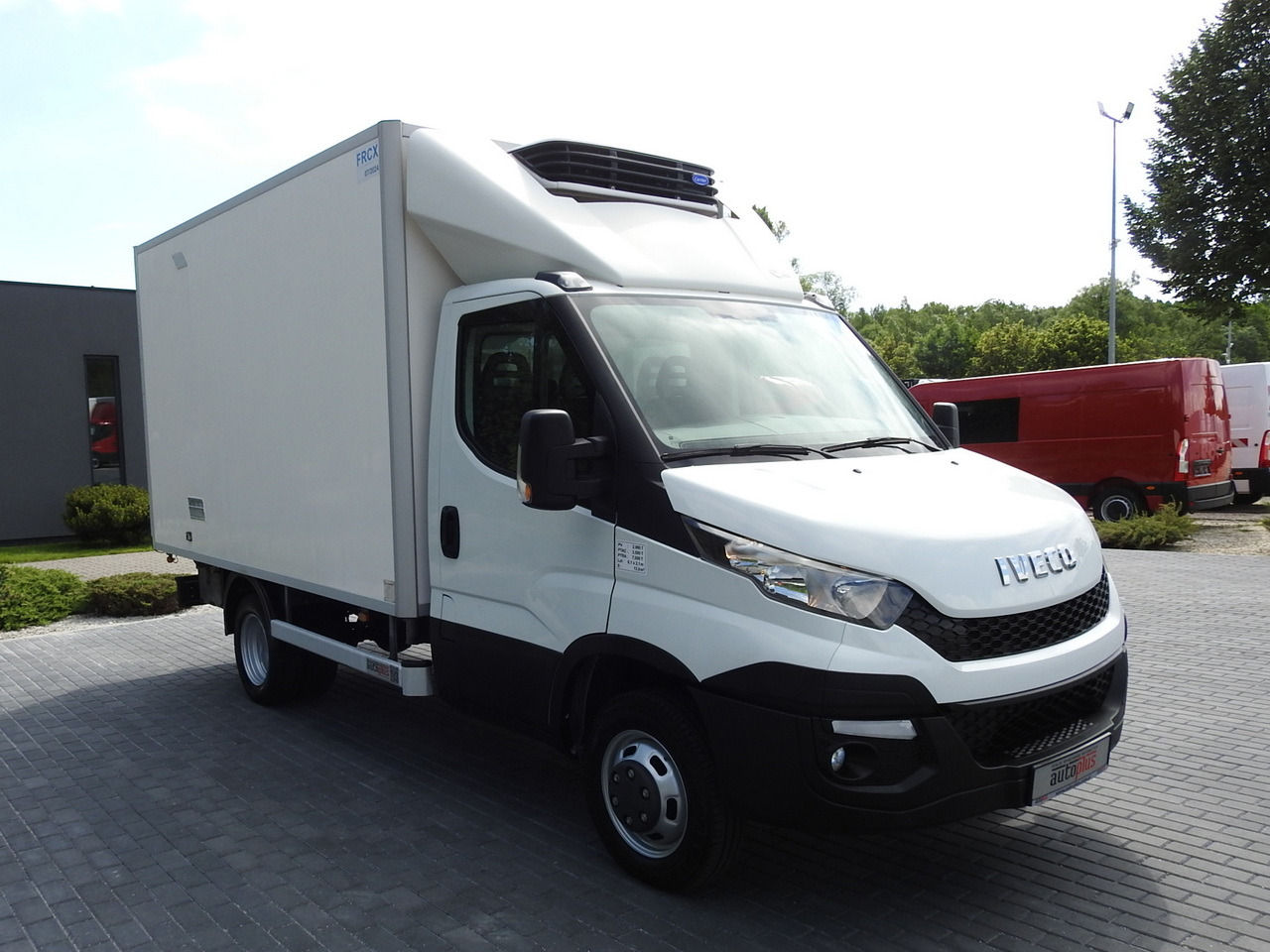 IVECO DAILY 35S15 REGRIGERATOR BOX -12*C 8 PALLETS CRUISE CONTROL TWIN WHEELS AIR CONDITIONING 150HP - Furgonas šaldytuvas: foto 4 IVECO DAILY 35S15 REGRIGERATOR BOX -12*C 8 PALLETS CRUISE CONTROL TWIN WHEELS AIR CONDITIONING 150HP - Furgonas šaldytuvas: foto 4