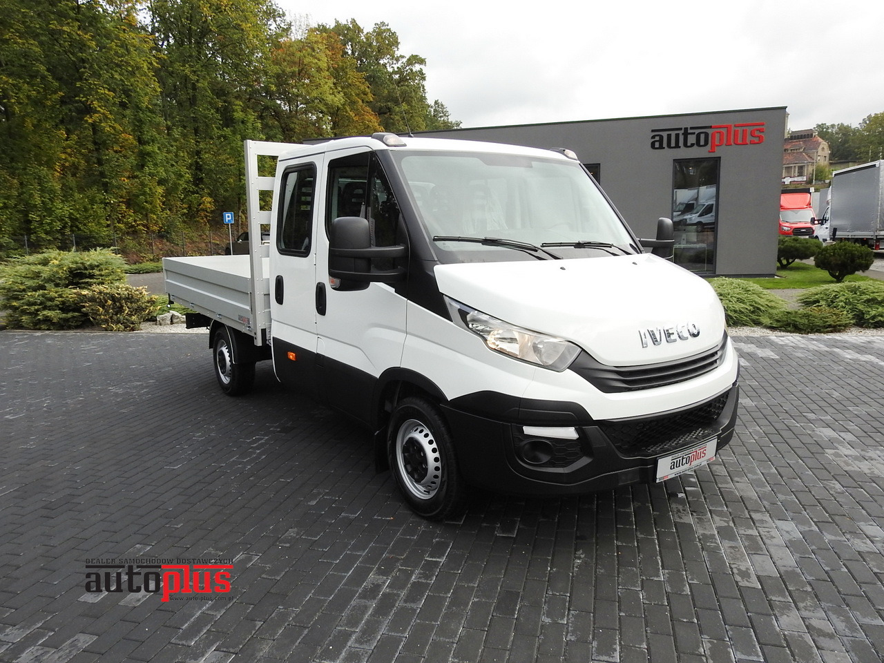 IVECO DAILY 35S15 STAKE BODY DOUBLE CABIN DOKA 7 SEATS AIR CONDITIONING 150HP - Bortinis automobilis: foto 1 IVECO DAILY 35S15 STAKE BODY DOUBLE CABIN DOKA 7 SEATS AIR CONDITIONING 150HP - Bortinis automobilis: foto 1