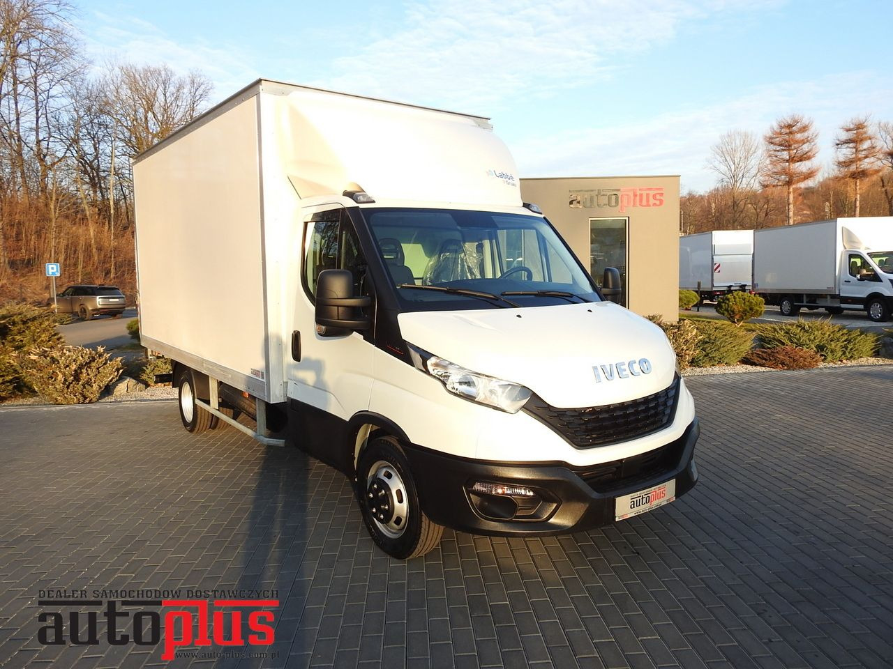 IVECO DAILY 35S16 BOX LIFT 8 PALLETS CRUISE CONTROL AIR CONDITIONING TWIN WHEELS 160HP - Furgonas šaldytuvas: foto 1 IVECO DAILY 35S16 BOX LIFT 8 PALLETS CRUISE CONTROL AIR CONDITIONING TWIN WHEELS 160HP - Furgonas šaldytuvas: foto 1