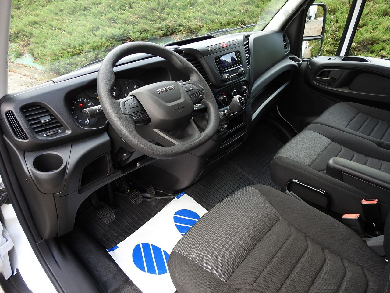 IVECO DAILY 35S16 NEW REGRIGERATOR BOX -10*C 8 PALLETS HEATING FUNCTION POWER SUPPLY 230V CRUISE CONTROL AIR CONDITIONING 160HP - Furgonas šaldytuvas: foto 2 IVECO DAILY 35S16 NEW REGRIGERATOR BOX -10*C 8 PALLETS HEATING FUNCTION POWER SUPPLY 230V CRUISE CONTROL AIR CONDITIONING 160HP - Furgonas šaldytuvas: foto 2
