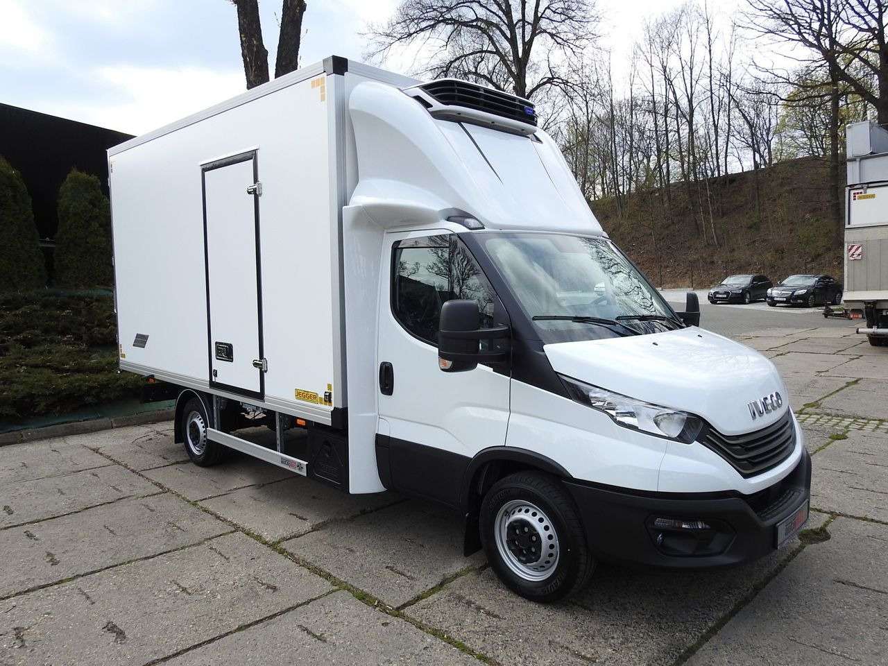 IVECO DAILY 35S16 NEW REGRIGERATOR BOX -10*C 8 PALLETS HEATING FUNCTION POWER SUPPLY 230V CRUISE CONTROL AIR CONDITIONING 160HP - Furgonas šaldytuvas: foto 4 IVECO DAILY 35S16 NEW REGRIGERATOR BOX -10*C 8 PALLETS HEATING FUNCTION POWER SUPPLY 230V CRUISE CONTROL AIR CONDITIONING 160HP - Furgonas šaldytuvas: foto 4