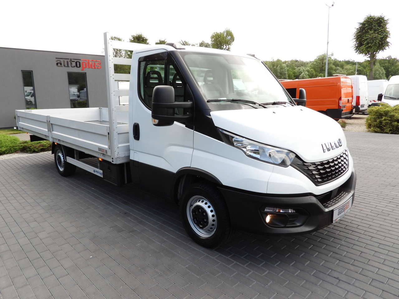 IVECO DAILY 35S16 STAKE BODY 10 PALLETS CRUISE CONTROL AIR CONDITIONING 160HP - Bortinis automobilis: foto 4 IVECO DAILY 35S16 STAKE BODY 10 PALLETS CRUISE CONTROL AIR CONDITIONING 160HP - Bortinis automobilis: foto 4