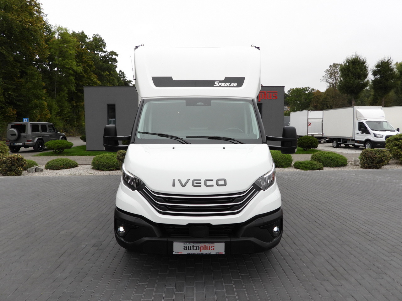 IVECO DAILY 35S18 BOX HI-MATIC LIFT 8 PALLETS CRUISE CONTROL NAVIGATION LED LIGHTS PNEUMATICS AUTOMATIC TRANSMISSION HI-MATIC AIR CONDITIONING 180HP - Furgonas su krovinių dėže: foto 5 IVECO DAILY 35S18 BOX HI-MATIC LIFT 8 PALLETS CRUISE CONTROL NAVIGATION LED LIGHTS PNEUMATICS AUTOMATIC TRANSMISSION HI-MATIC AIR CONDITIONING 180HP - Furgonas su krovinių dėže: foto 5
