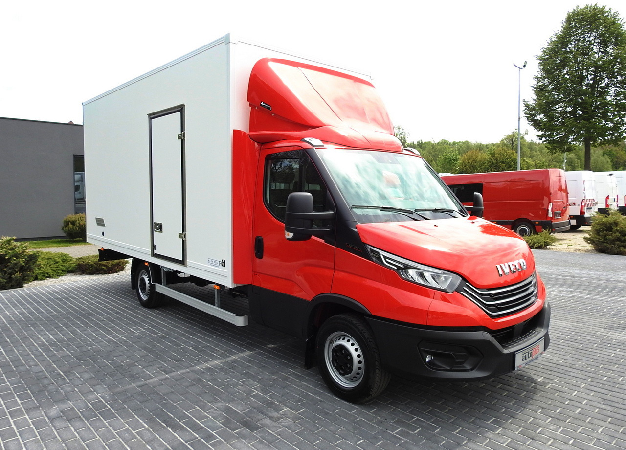 IVECO DAILY 35S18 NEW BOX 10 PALLETS CRUISE CONTROL NAVIGATION AIR CONDITIONING LED LIGHTS GUARANTEE 180HP - Furgonas su krovinių dėže: foto 4 IVECO DAILY 35S18 NEW BOX 10 PALLETS CRUISE CONTROL NAVIGATION AIR CONDITIONING LED LIGHTS GUARANTEE 180HP - Furgonas su krovinių dėže: foto 4
