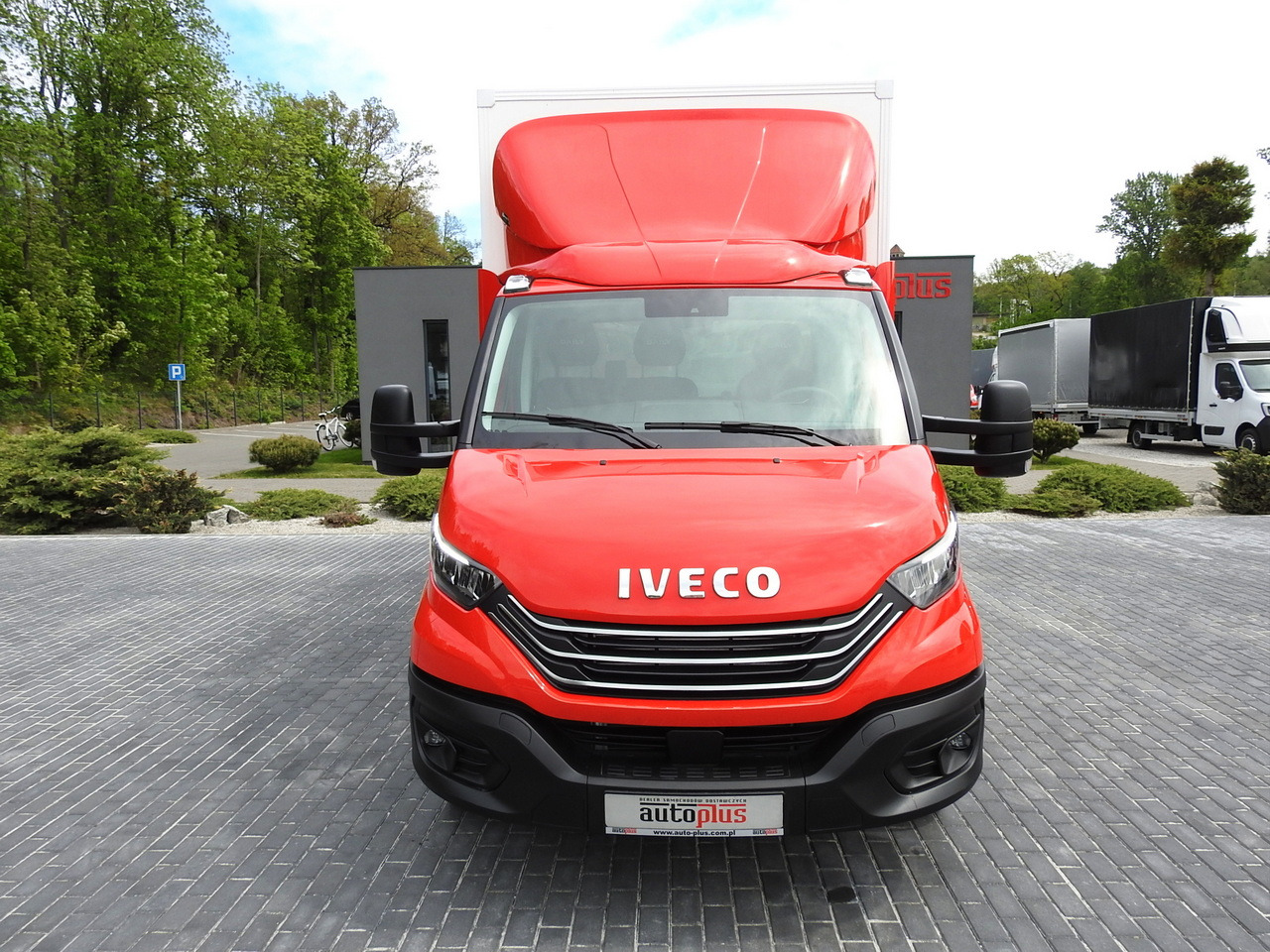 IVECO DAILY 35S18 NEW BOX 10 PALLETS CRUISE CONTROL NAVIGATION AIR CONDITIONING LED LIGHTS GUARANTEE 180HP - Furgonas su krovinių dėže: foto 5 IVECO DAILY 35S18 NEW BOX 10 PALLETS CRUISE CONTROL NAVIGATION AIR CONDITIONING LED LIGHTS GUARANTEE 180HP - Furgonas su krovinių dėže: foto 5
