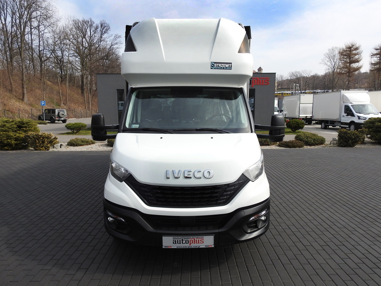 IVECO DAILY  35S18 TARPAULIN 10 PALLETS WEBASTO CRUISE CONTROL AIR CONDITIONING  180HP - Tentinis mikroautobusas: foto 5 IVECO DAILY  35S18 TARPAULIN 10 PALLETS WEBASTO CRUISE CONTROL AIR CONDITIONING  180HP - Tentinis mikroautobusas: foto 5