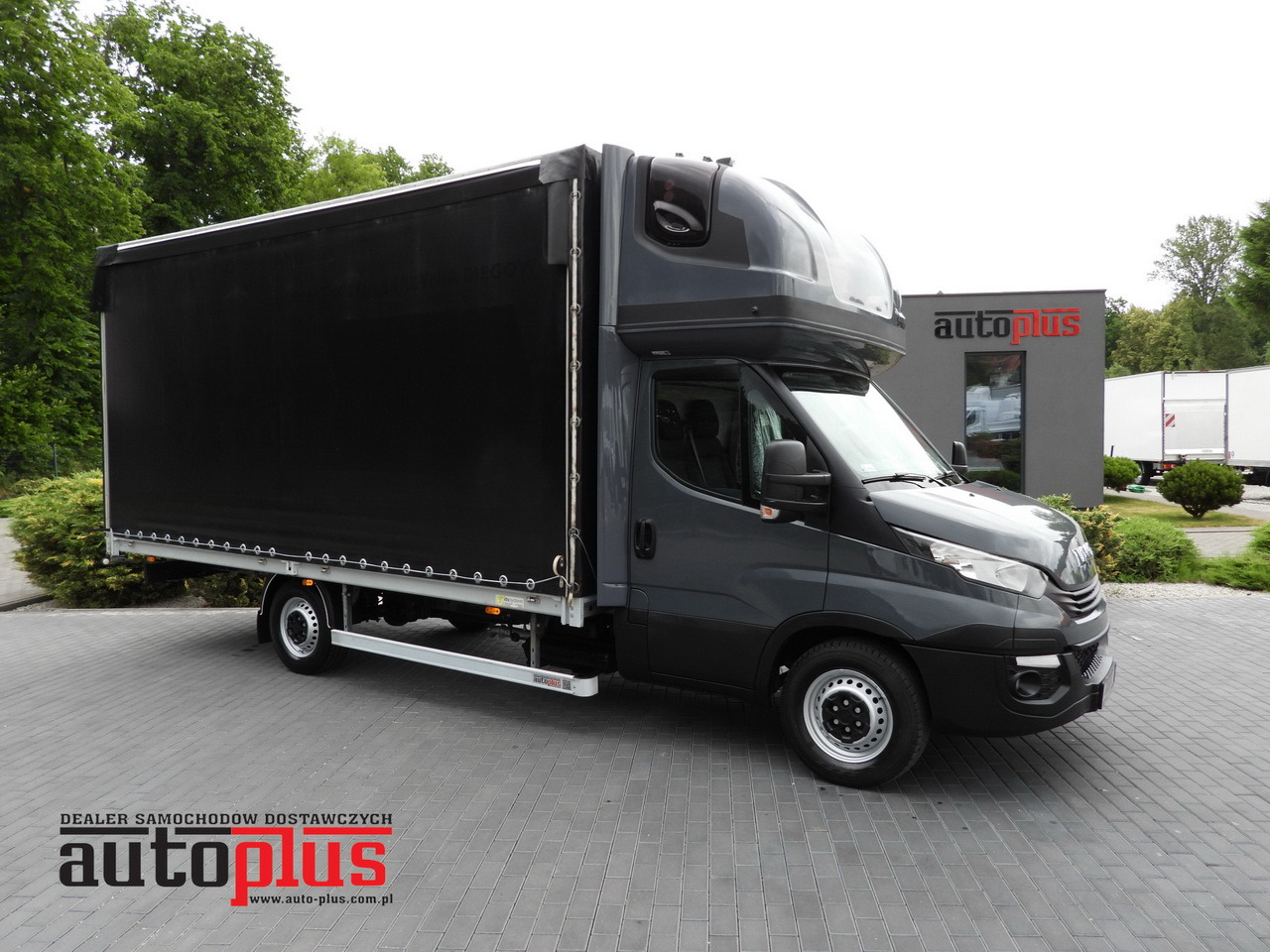 IVECO DAILY 35S18 TARPAULIN 10 PALLETS WEBASTO CRUISE CONTROL PNEUMATICS AUTOMATIC TRANSMISSION HI-MATIC AIR CONDITIONING 180HP - Tentinis mikroautobusas: foto 1 IVECO DAILY 35S18 TARPAULIN 10 PALLETS WEBASTO CRUISE CONTROL PNEUMATICS AUTOMATIC TRANSMISSION HI-MATIC AIR CONDITIONING 180HP - Tentinis mikroautobusas: foto 1