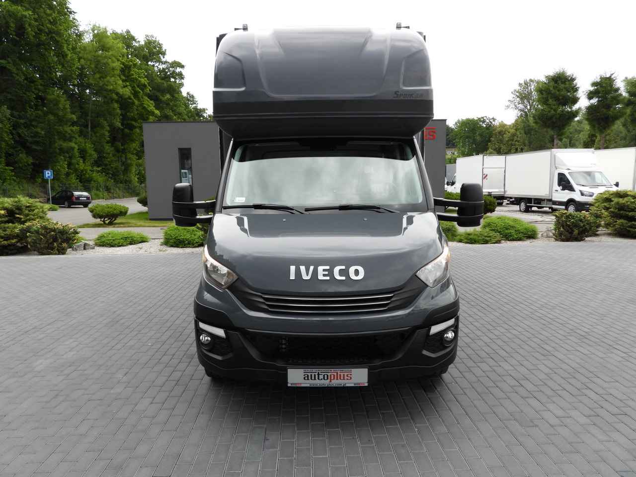 IVECO DAILY 35S18 TARPAULIN 10 PALLETS WEBASTO CRUISE CONTROL PNEUMATICS AUTOMATIC TRANSMISSION HI-MATIC AIR CONDITIONING 180HP - Tentinis mikroautobusas: foto 5 IVECO DAILY 35S18 TARPAULIN 10 PALLETS WEBASTO CRUISE CONTROL PNEUMATICS AUTOMATIC TRANSMISSION HI-MATIC AIR CONDITIONING 180HP - Tentinis mikroautobusas: foto 5