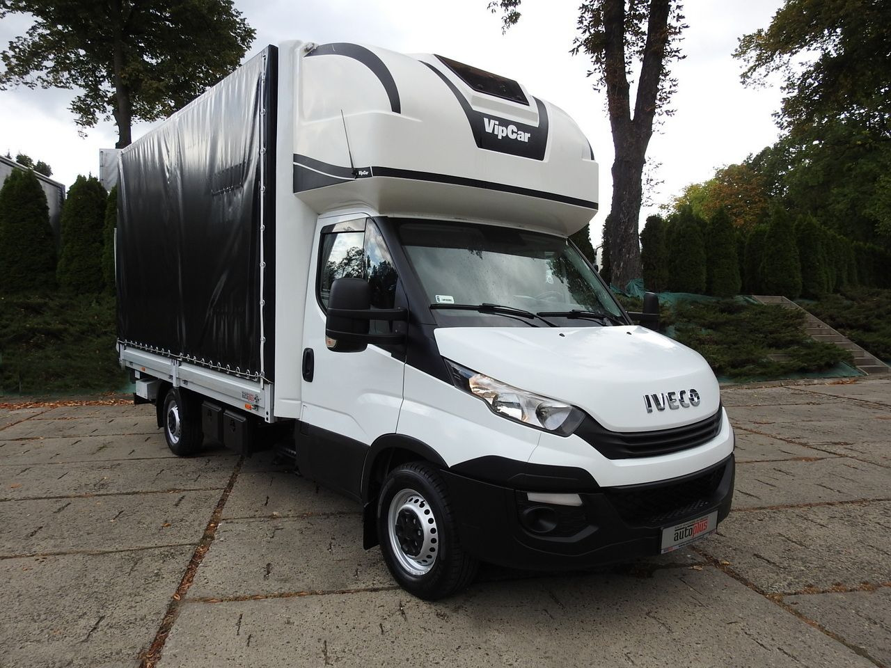 IVECO DAILY 35S18 TARPAULIN LIFT 8 PALLETS CRUISE CONTROL AIR CONDITIONING 180HP - Tentinis mikroautobusas: foto 4 IVECO DAILY 35S18 TARPAULIN LIFT 8 PALLETS CRUISE CONTROL AIR CONDITIONING 180HP - Tentinis mikroautobusas: foto 4