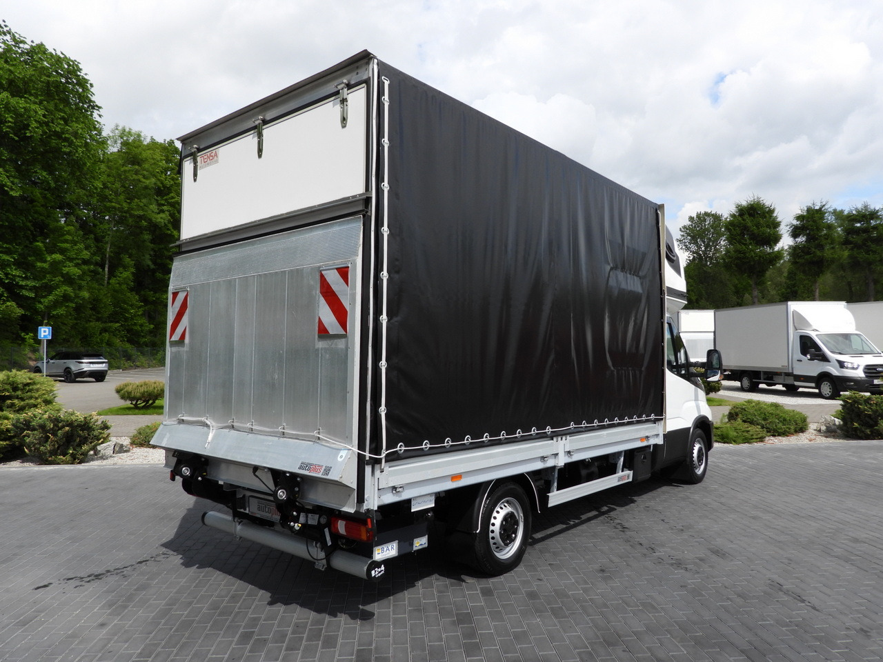 IVECO DAILY 35S18 TARPAULIN LIFT 8 PALLETS WEBASTO CRUISE CONTROL AIR CONDITIONING 180HP - Tentinis mikroautobusas: foto 3 IVECO DAILY 35S18 TARPAULIN LIFT 8 PALLETS WEBASTO CRUISE CONTROL AIR CONDITIONING 180HP - Tentinis mikroautobusas: foto 3