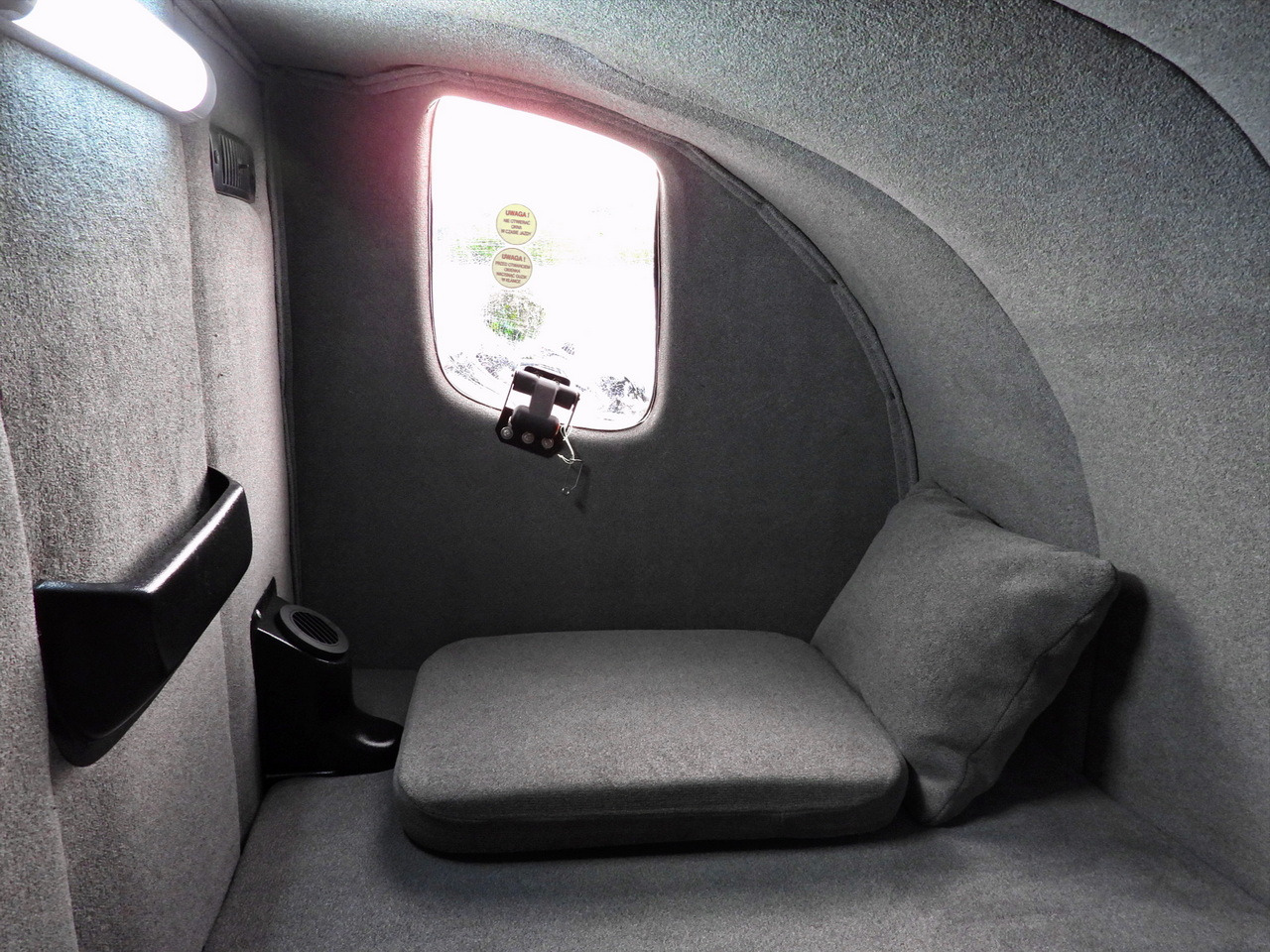 Tentinis mikroautobusas IVECO DAILY 35S18 TARPAULIN LIFT 8 PALLETS WEBASTO CRUISE CONTROL AIR CONDITIONING  180HP: foto 47 Tentinis mikroautobusas IVECO DAILY 35S18 TARPAULIN LIFT 8 PALLETS WEBASTO CRUISE CONTROL AIR CONDITIONING  180HP: foto 47