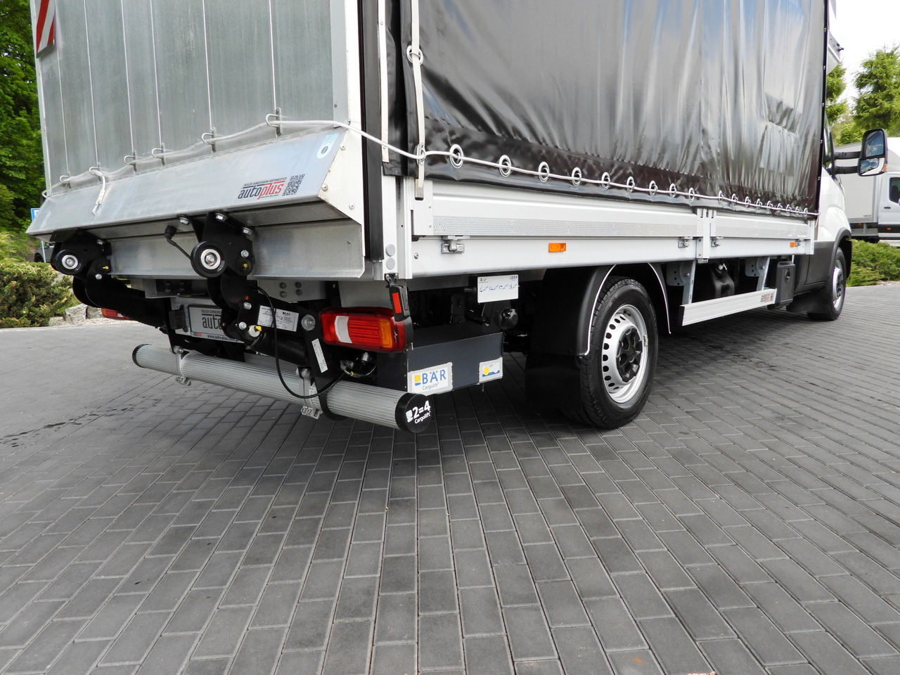Tentinis mikroautobusas IVECO DAILY 35S18 TARPAULIN LIFT 8 PALLETS WEBASTO CRUISE CONTROL AIR CONDITIONING  180HP: foto 30 Tentinis mikroautobusas IVECO DAILY 35S18 TARPAULIN LIFT 8 PALLETS WEBASTO CRUISE CONTROL AIR CONDITIONING  180HP: foto 30