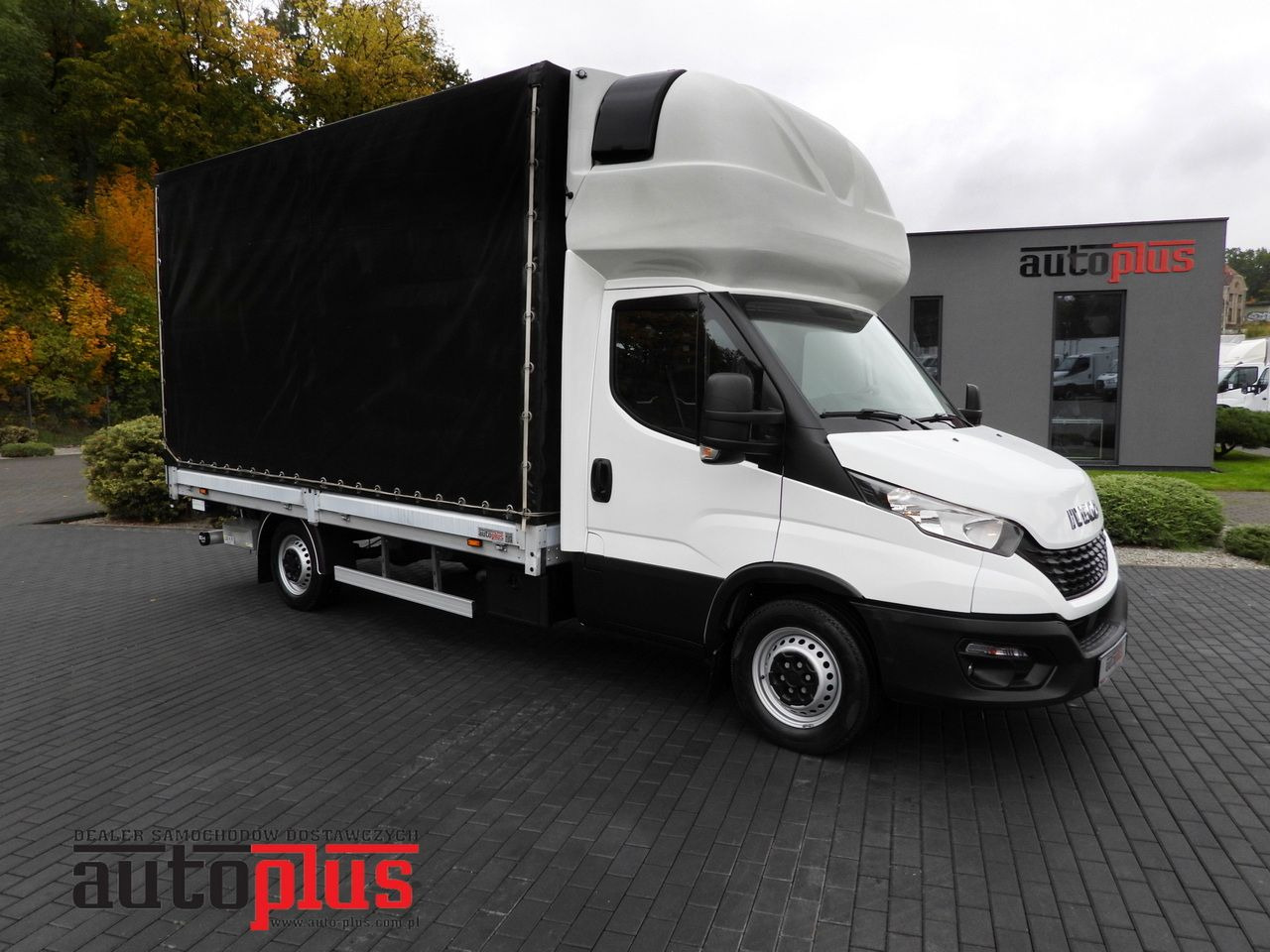 IVECO DAILY 35S18 TARPAULIN LIFT 8 PALLETS WEBASTO CRUISE CONTROL AIR CONDITIONING 180HP - Tentinis mikroautobusas: foto 1 IVECO DAILY 35S18 TARPAULIN LIFT 8 PALLETS WEBASTO CRUISE CONTROL AIR CONDITIONING 180HP - Tentinis mikroautobusas: foto 1