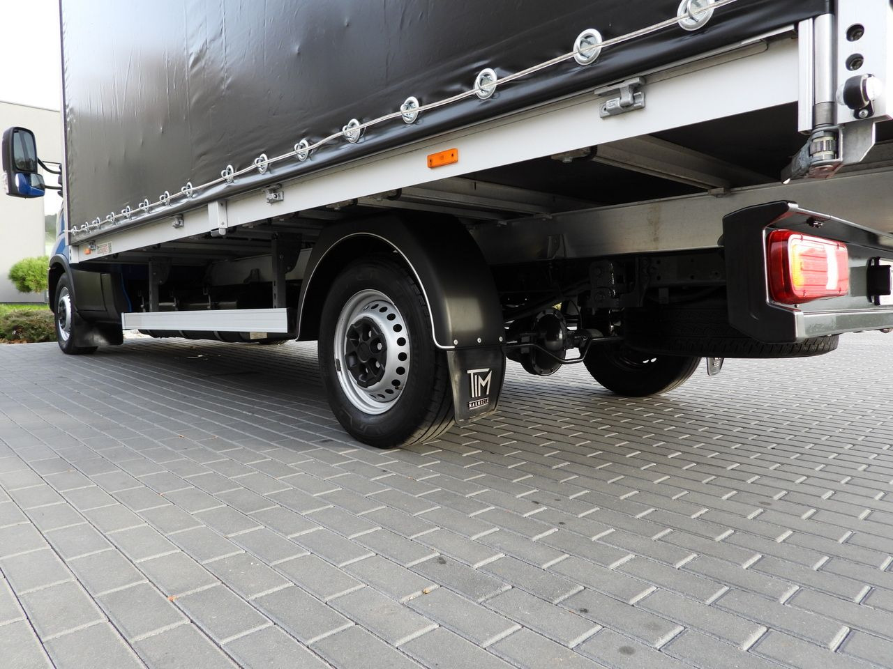 Tentinis mikroautobusas IVECO DAILY 35S21 TARPAULIN 10 PALLETS WEBASTO CRUISE CONTROL NAVIGATION LED LIGHTS AUTOMATIC TRANSMISSION HI-MATIC AIR CONDITIONING  210HP: foto 16