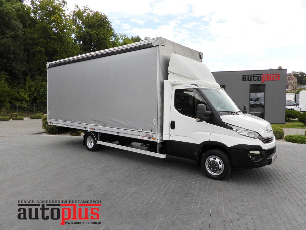 IVECO DAILY 50C15 TARPAULIN 12 PALLETS CRUISE CONTROL TWIN WHEELS AIR CONDITIONING  150HP - Tentinis mikroautobusas: foto 1 IVECO DAILY 50C15 TARPAULIN 12 PALLETS CRUISE CONTROL TWIN WHEELS AIR CONDITIONING  150HP - Tentinis mikroautobusas: foto 1