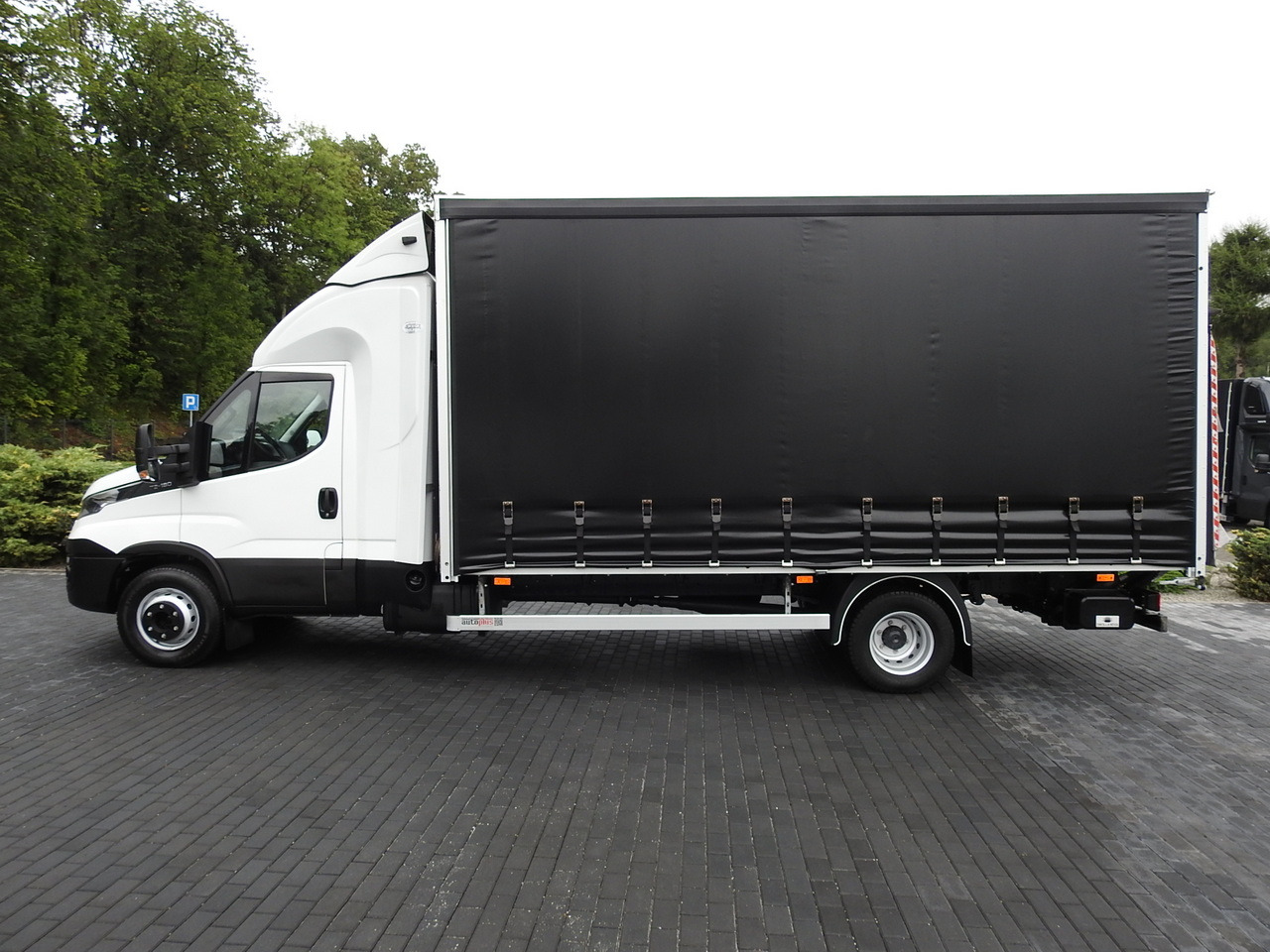 Tentinis mikroautobusas IVECO DAILY 70C18 TARPAULIN LIFT 12 PALLETS WEBASTO CRUISE CONTROL TWIN WHEELS AIR CONDITIONING  180HP: foto 10