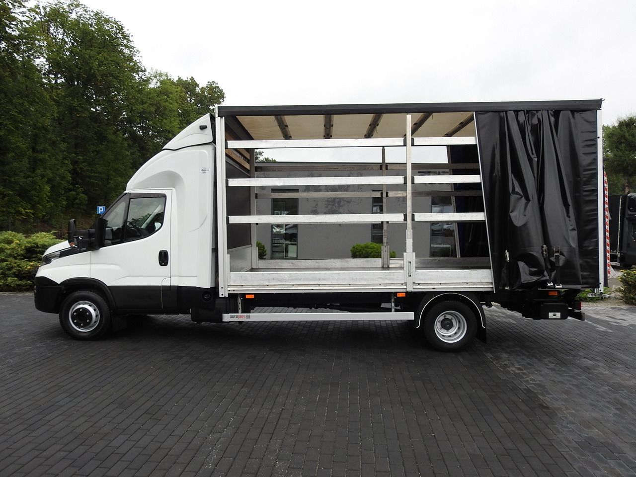 Tentinis mikroautobusas IVECO DAILY 70C18 TARPAULIN LIFT 12 PALLETS WEBASTO CRUISE CONTROL TWIN WHEELS AIR CONDITIONING  180HP: foto 9