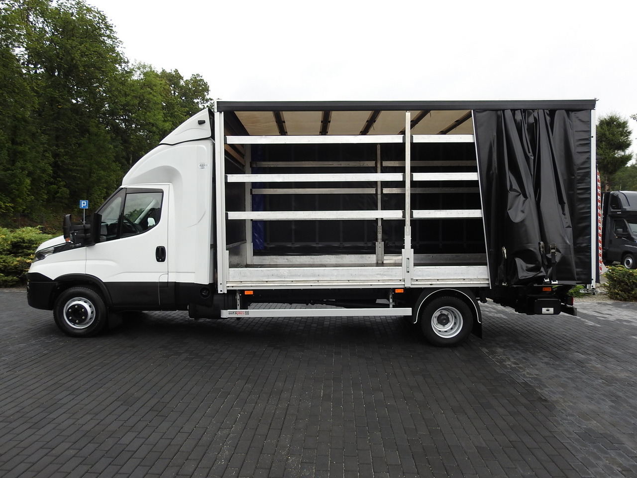 Tentinis mikroautobusas IVECO DAILY 70C18 TARPAULIN LIFT 12 PALLETS WEBASTO CRUISE CONTROL TWIN WHEELS AIR CONDITIONING  180HP: foto 8