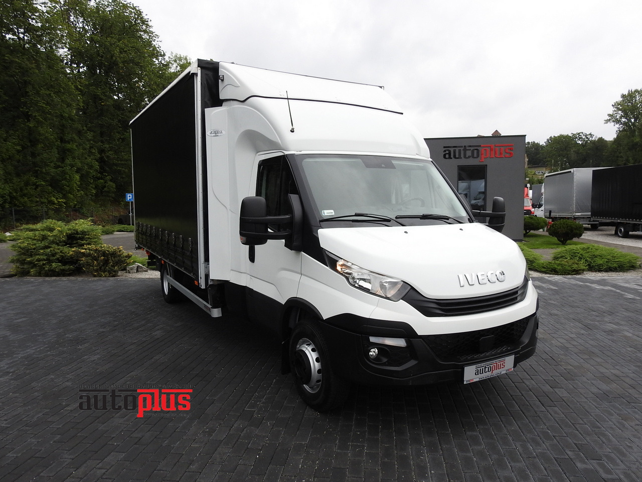IVECO DAILY 70C18 TARPAULIN LIFT 12 PALLETS WEBASTO CRUISE CONTROL TWIN WHEELS AIR CONDITIONING 180HP - Tentinis sunkvežimis: foto 1 IVECO DAILY 70C18 TARPAULIN LIFT 12 PALLETS WEBASTO CRUISE CONTROL TWIN WHEELS AIR CONDITIONING 180HP - Tentinis sunkvežimis: foto 1