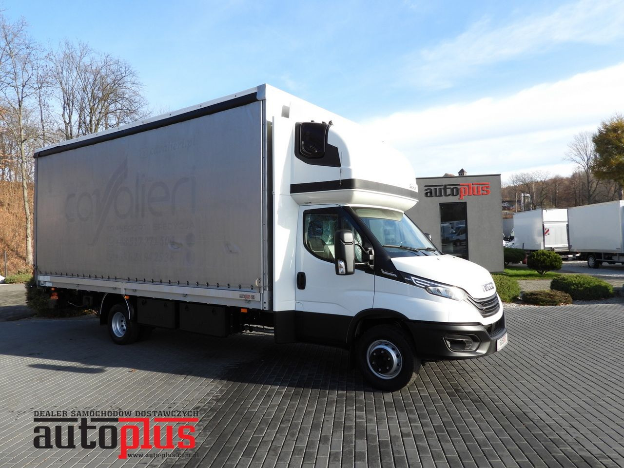 IVECO DAILY 70C18 TARPAULIN LIFT 16 PALLETS WEBASTO CRUISE CONTROL NAVIGATION LED LIGHTS PNEUMATICS AUTOMATIC TRANSMISSION HI-MATIC TWIN WHEELS AIR CONDITIONING 180HP - Tentinis sunkvežimis: foto 1 IVECO DAILY 70C18 TARPAULIN LIFT 16 PALLETS WEBASTO CRUISE CONTROL NAVIGATION LED LIGHTS PNEUMATICS AUTOMATIC TRANSMISSION HI-MATIC TWIN WHEELS AIR CONDITIONING 180HP - Tentinis sunkvežimis: foto 1